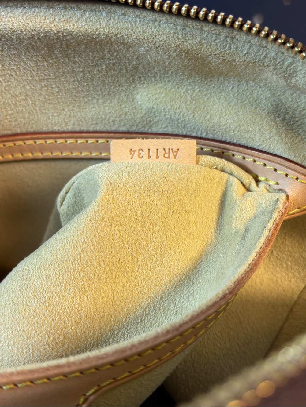 Gorgeous Louis Vuitton Retiro Pm - Picture 11 of 16